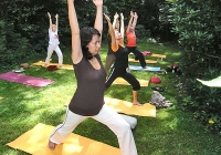 yoga-im-garten-bei-devimata-2008_07